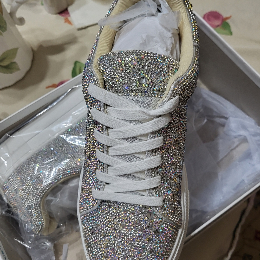 NIB Betsey Johnson Sparkling Crystal Embellished Women's Sneakers - Picture 2 of 9